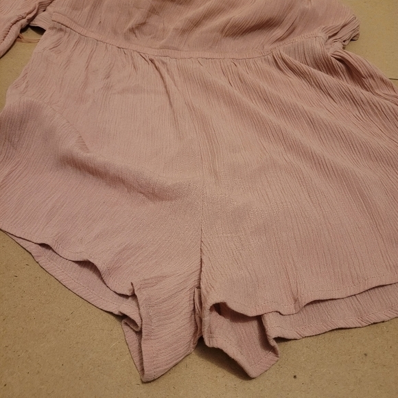 U2B Urban Planet romper,Off/On shoulders,bell peekaboo sleeves,M - Picture 8 of 10